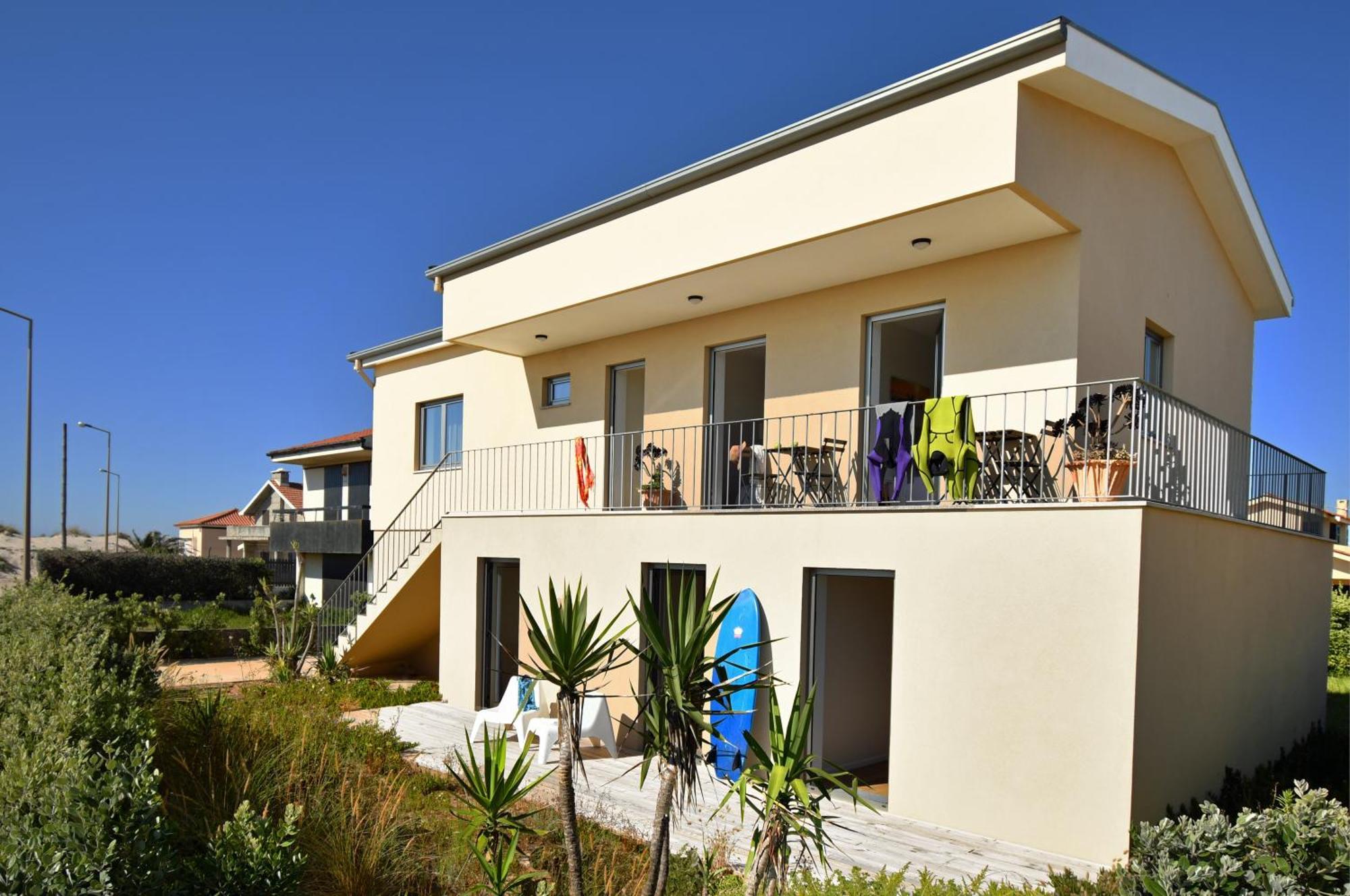 Surfivor Surf Camp Hotel Esmoriz Exterior photo